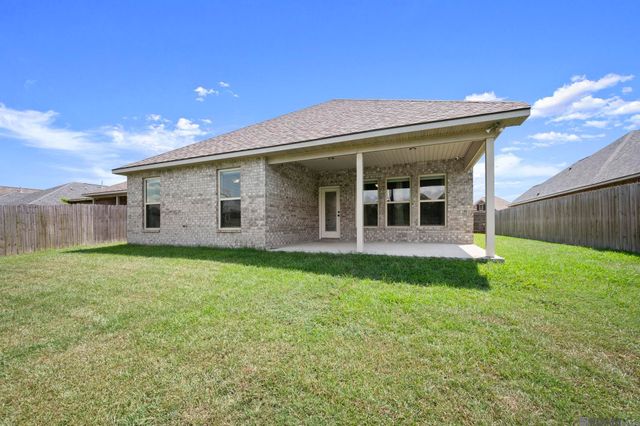 1180 Lakehaven Dr, Gonzales, LA 70737