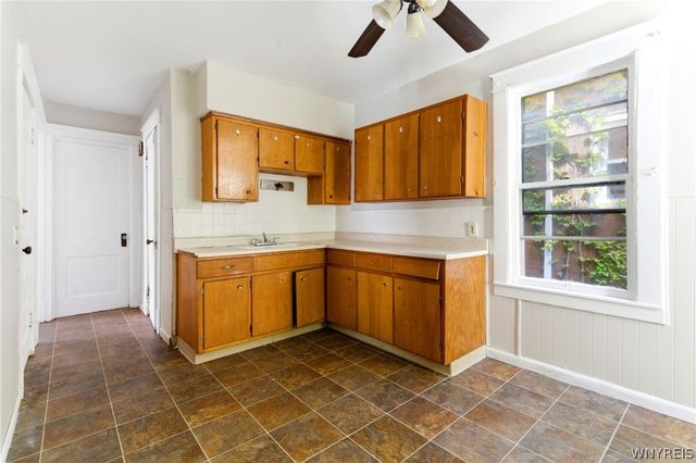 1427 Fort Avenue, Niagara Falls, NY 14303