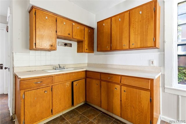1427 Fort Avenue, Niagara Falls, NY 14303