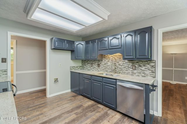 10921 Sallings Rd, Knoxville, TN 37922