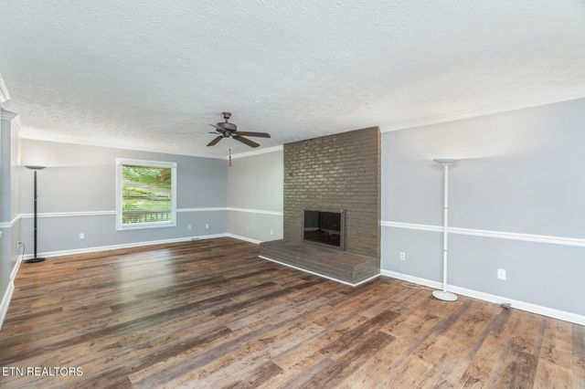 10921 Sallings Rd, Knoxville, TN 37922