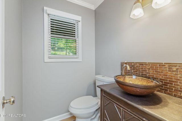 10921 Sallings Rd, Knoxville, TN 37922