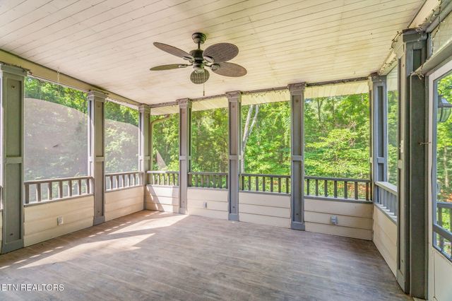 10921 Sallings Rd, Knoxville, TN 37922