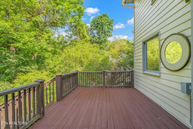 10921 Sallings Rd, Knoxville, TN 37922