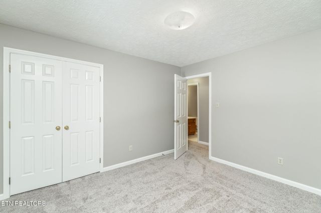 10921 Sallings Rd, Knoxville, TN 37922