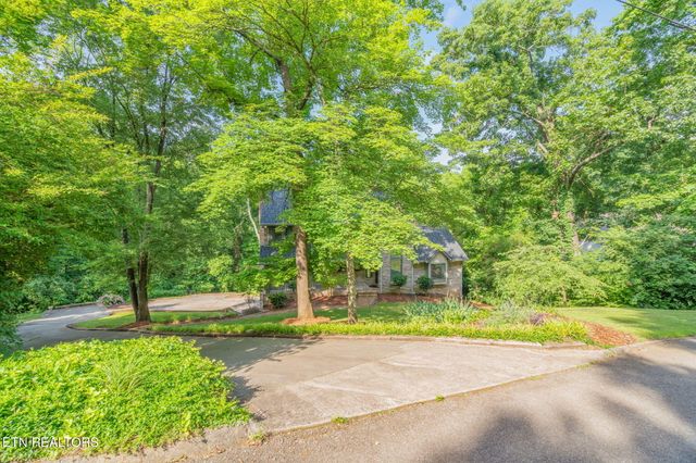 10921 Sallings Rd, Knoxville, TN 37922