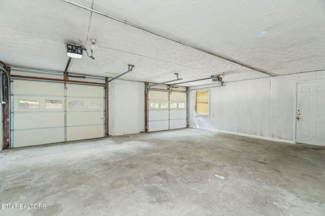 10921 Sallings Rd, Knoxville, TN 37922
