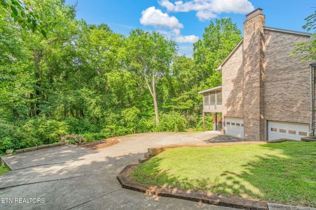 10921 Sallings Rd, Knoxville, TN 37922