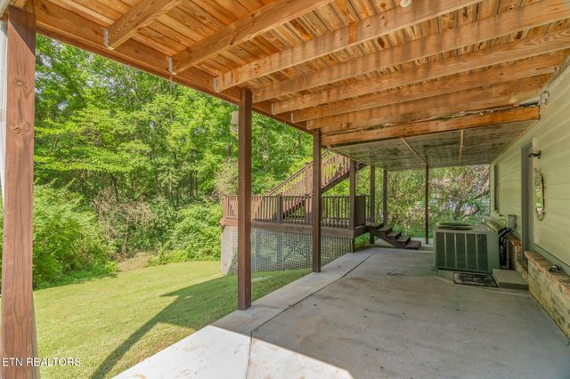 10921 Sallings Rd, Knoxville, TN 37922