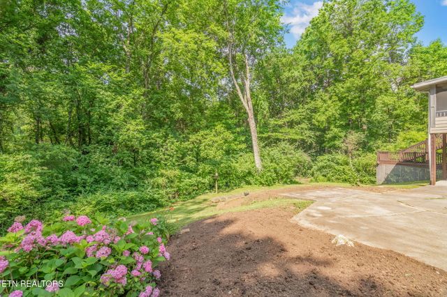 10921 Sallings Rd, Knoxville, TN 37922