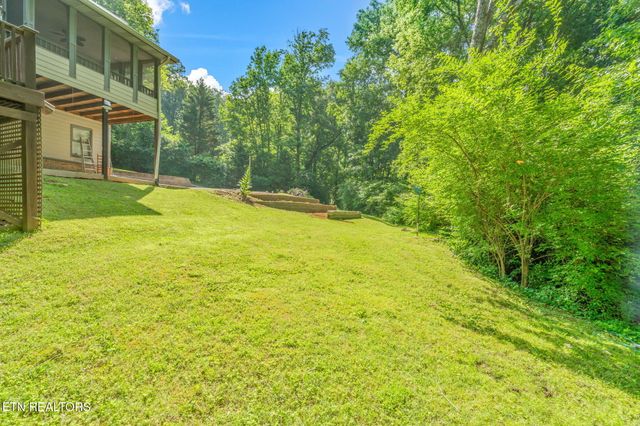 10921 Sallings Rd, Knoxville, TN 37922