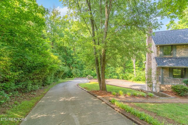 10921 Sallings Rd, Knoxville, TN 37922