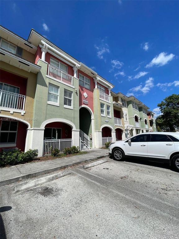 11201 NW 83rd St 203, Doral, FL 33178