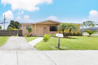 22345 SW 118th Ct, Miami, FL 33170