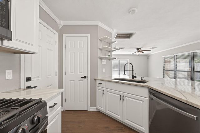 1720 Old Creek Drive, Rosenberg, TX 77471