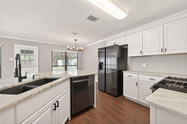 1720 Old Creek Drive, Rosenberg, TX 77471