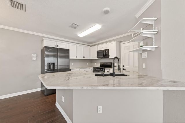 1720 Old Creek Drive, Rosenberg, TX 77471