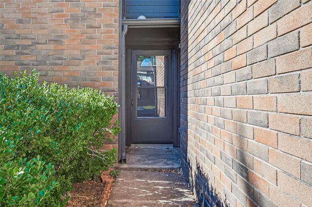 1720 Old Creek Drive, Rosenberg, TX 77471