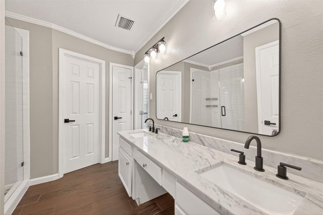 1720 Old Creek Drive, Rosenberg, TX 77471