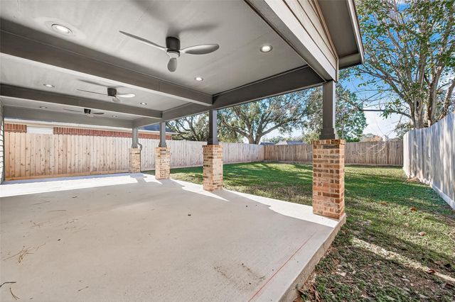 1720 Old Creek Drive, Rosenberg, TX 77471