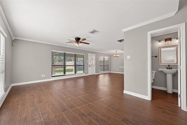 1720 Old Creek Drive, Rosenberg, TX 77471