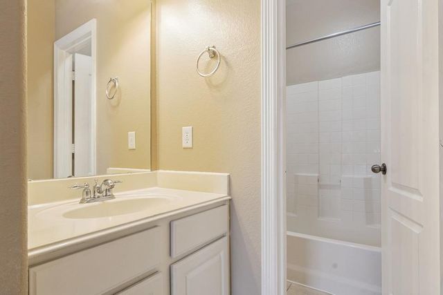 6823 Durango Creek Drive, Magnolia, TX 77354