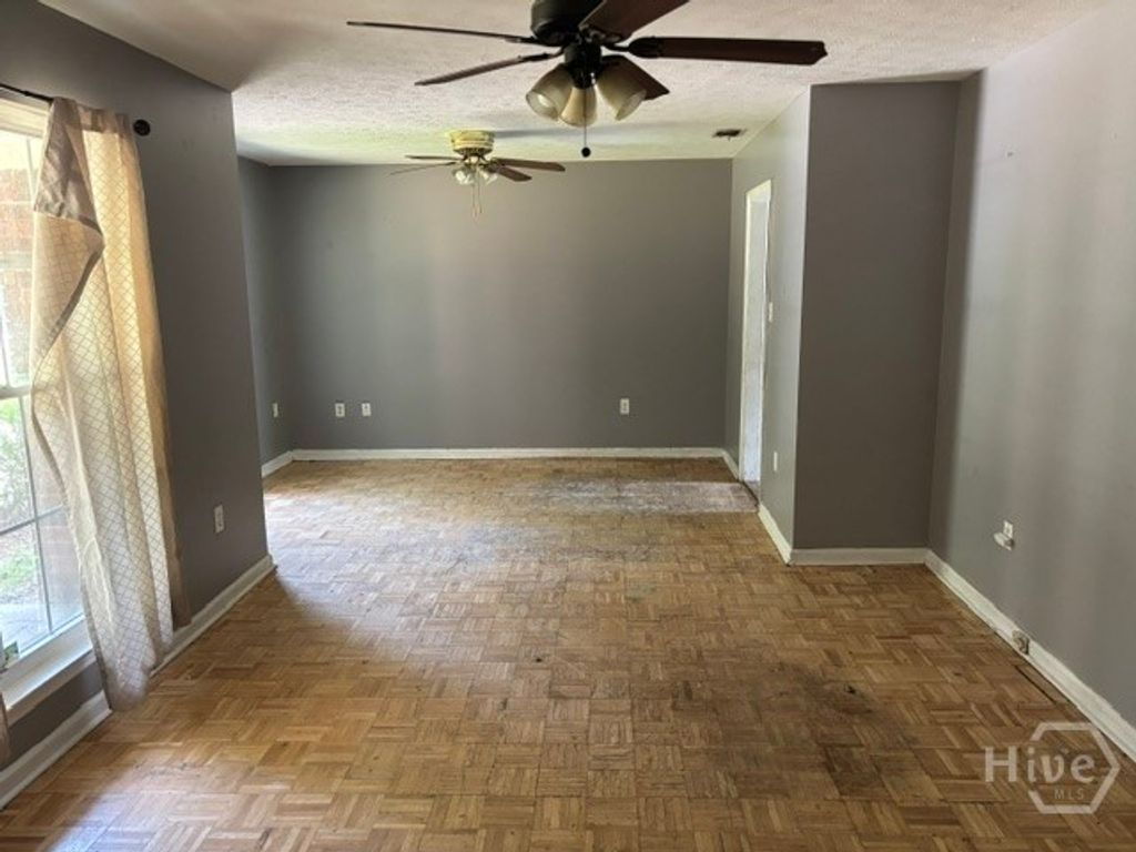 Image 7 of property listing at 1403 Beckman Avenue, Savannah, GA 31406