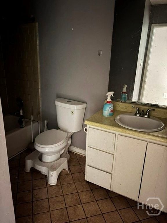 Image 8 of property listing at 1403 Beckman Avenue, Savannah, GA 31406