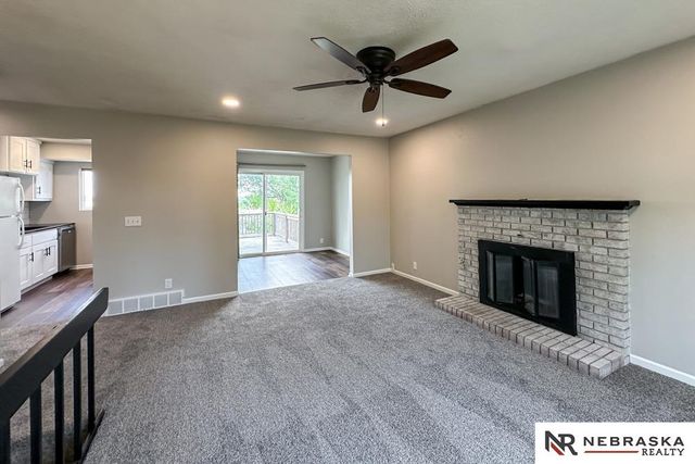 13856 V Street, Omaha, NE 68137