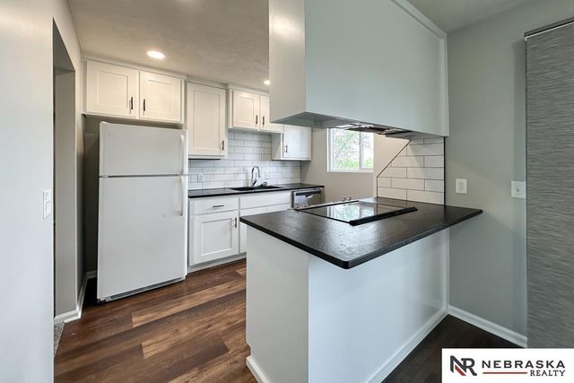 13856 V Street, Omaha, NE 68137