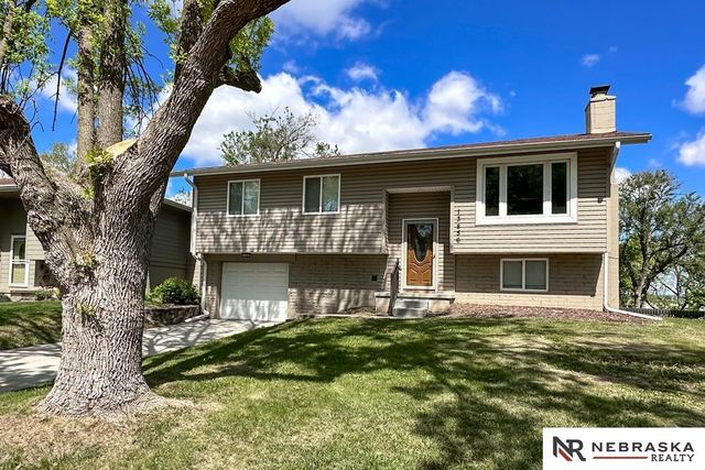 13856 V Street, Omaha, NE 68137