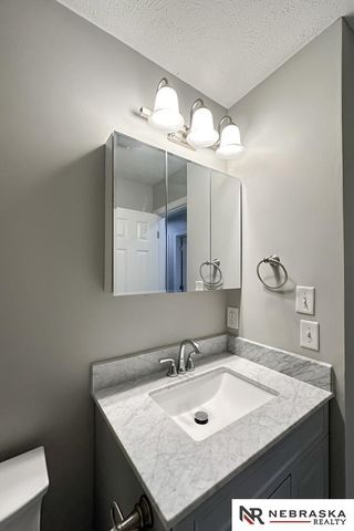13856 V Street, Omaha, NE 68137