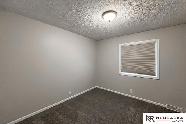 13856 V Street, Omaha, NE 68137