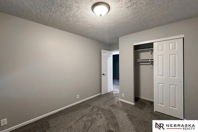 13856 V Street, Omaha, NE 68137