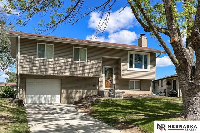 13856 V Street, Omaha, NE 68137