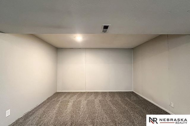 13856 V Street, Omaha, NE 68137