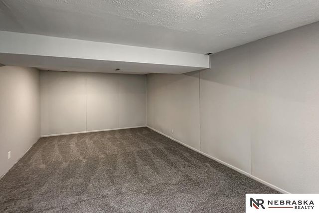 13856 V Street, Omaha, NE 68137