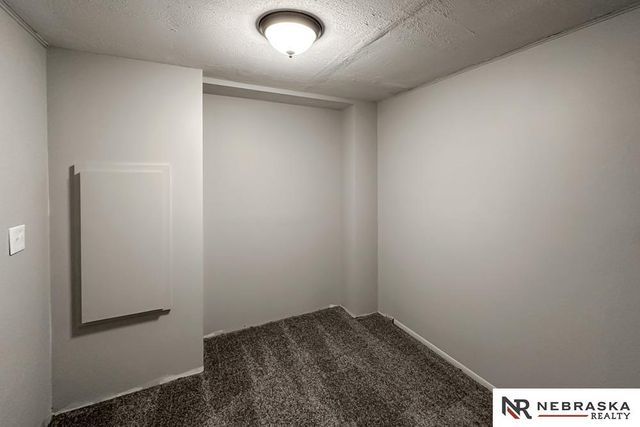 13856 V Street, Omaha, NE 68137