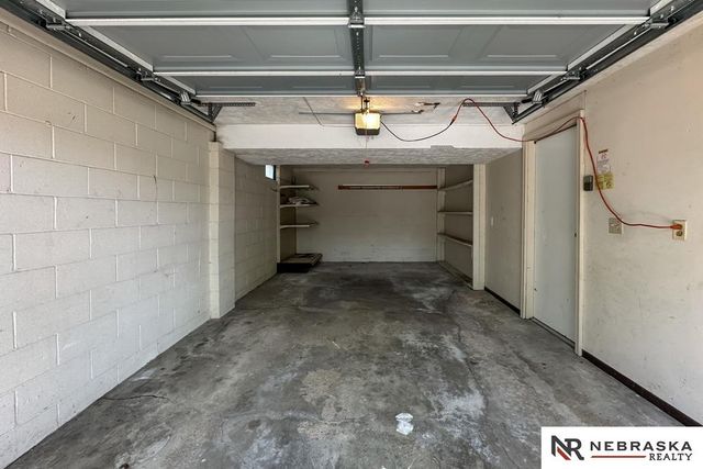 13856 V Street, Omaha, NE 68137