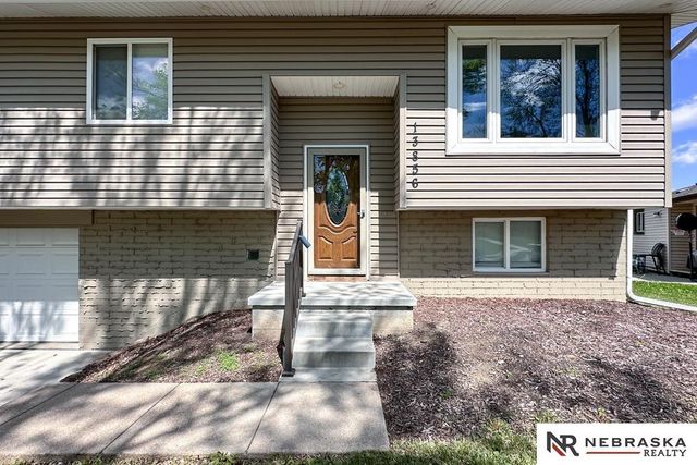 13856 V Street, Omaha, NE 68137