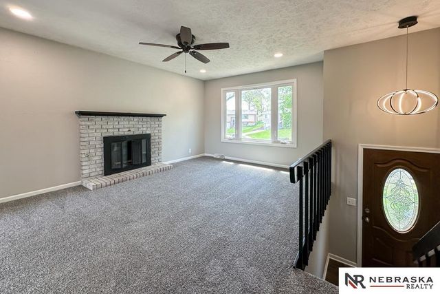 13856 V Street, Omaha, NE 68137