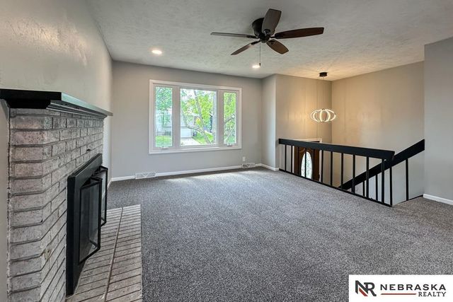 13856 V Street, Omaha, NE 68137