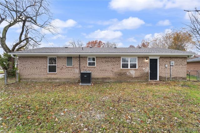 102 Lisa Lane, Charlestown, IN 47111