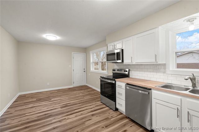 102 Lisa Lane, Charlestown, IN 47111