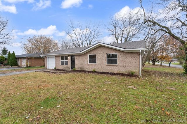 102 Lisa Lane, Charlestown, IN 47111