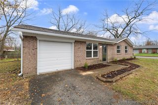 102 Lisa Lane, Charlestown, IN 47111