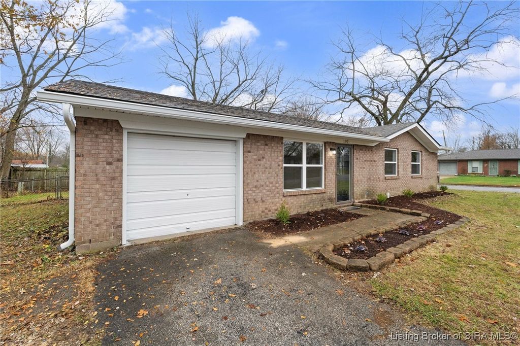 102 Lisa Lane, Charlestown, IN 47111