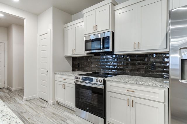 1111-1121 N 7th Street, Wolfforth, TX 79382