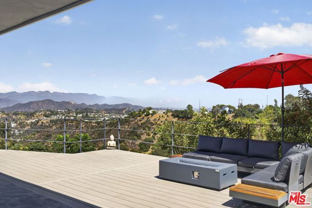 9012 Crescent Drive, Los Angeles, CA 90046