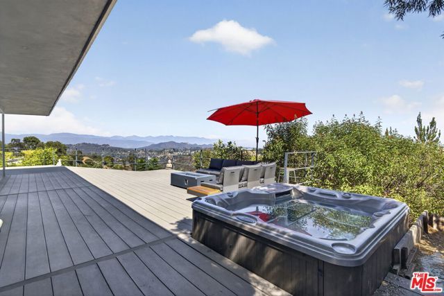 9012 Crescent Drive, Los Angeles, CA 90046